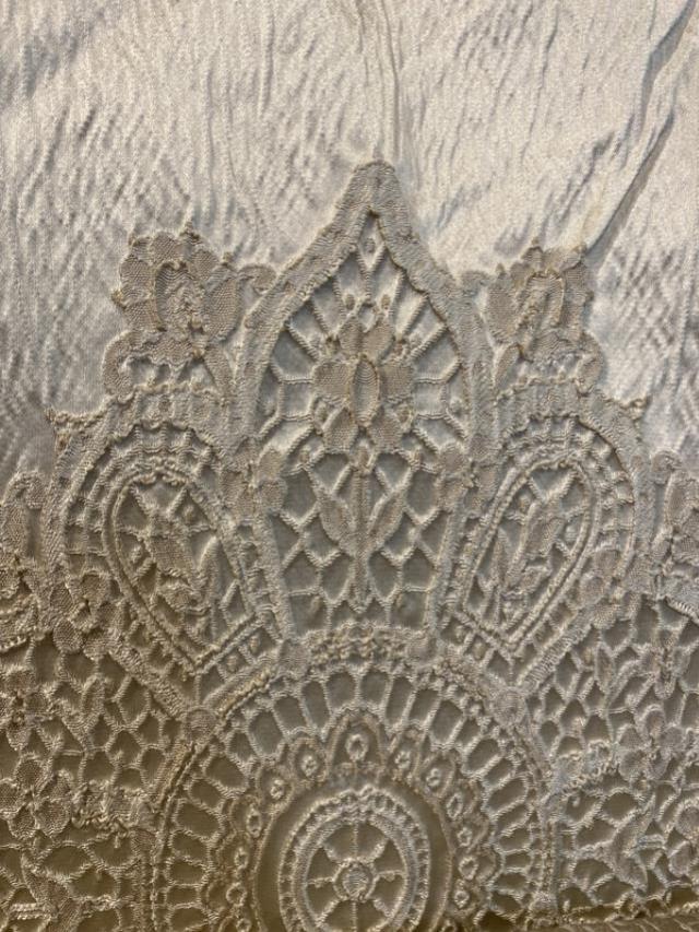 Rental store for Mantel Battemberg Ivory  2181 de 132x132 in San Juan PR